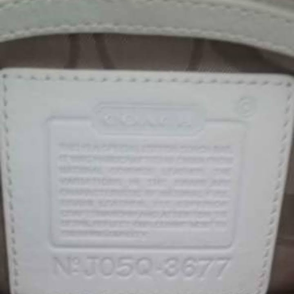 COACH 3677 - Y2K White Leather Mini Dot Baguette Handbag w/ Strap - Ltd. Edition - Picture 13 of 16